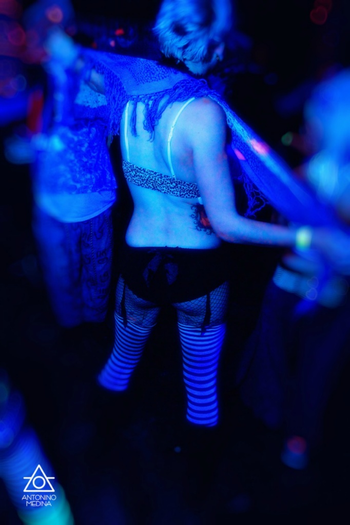Indigo 9563