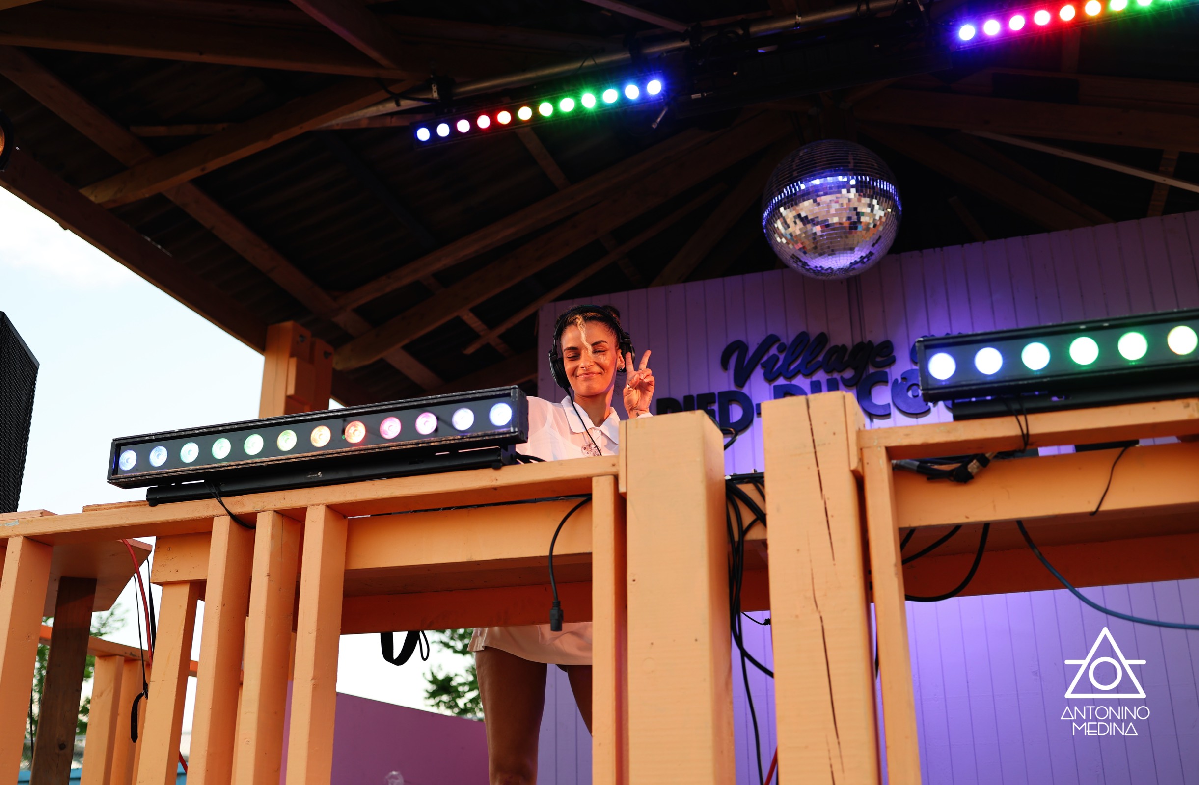 Arielle Roberge - Village au Pied-du-Courant (Disco night: La Ro