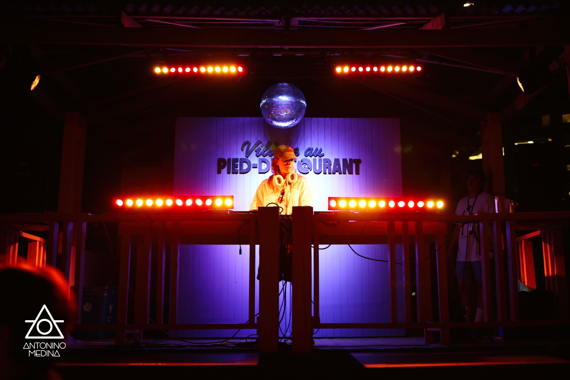 Arielle Roberge - Village au Pied-du-Courant (Disco night: La Ro
