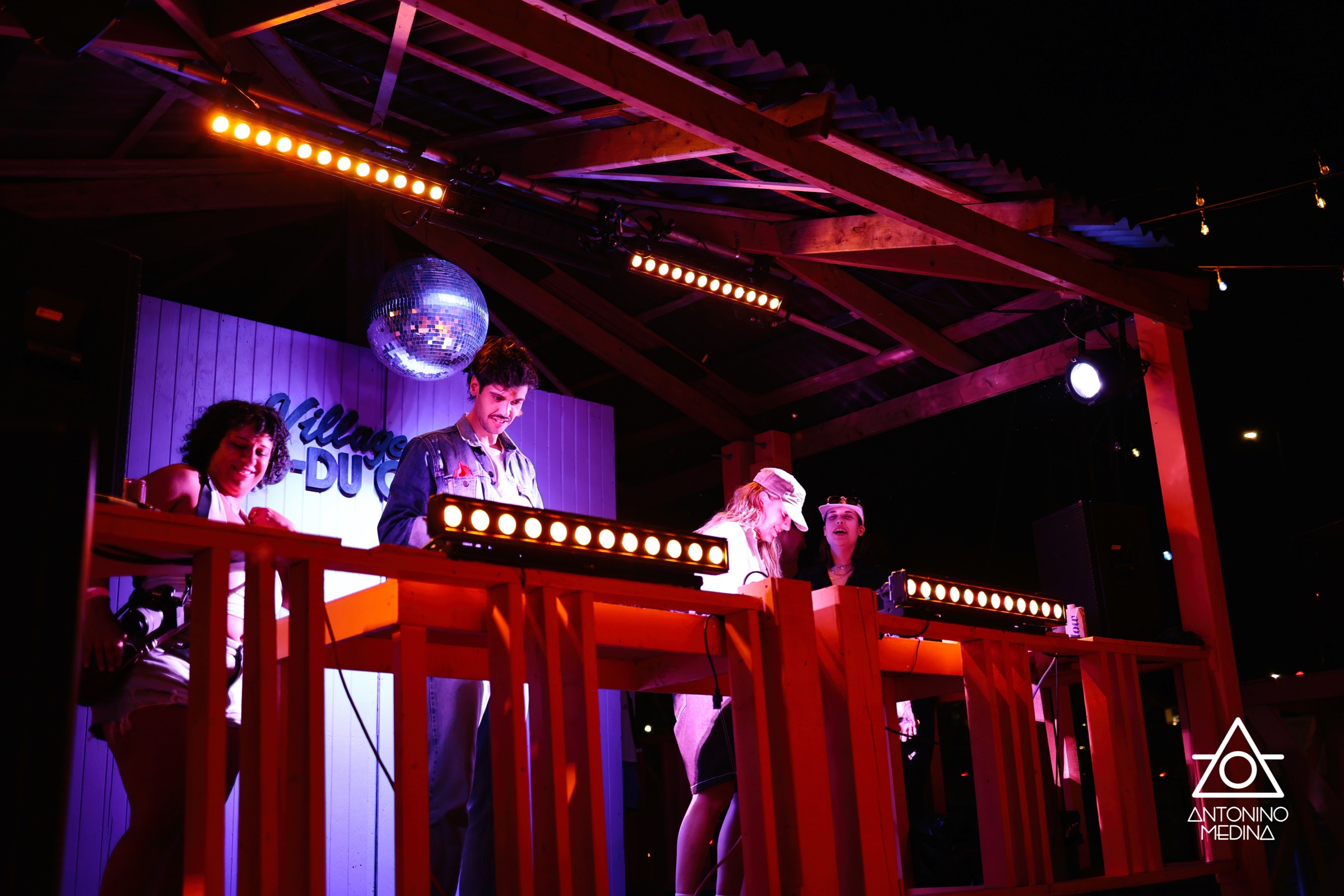 Arielle Roberge - Village au Pied-du-Courant (Disco night: La Ro